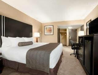 Hotel Days By Wyndham Northwest Calgary